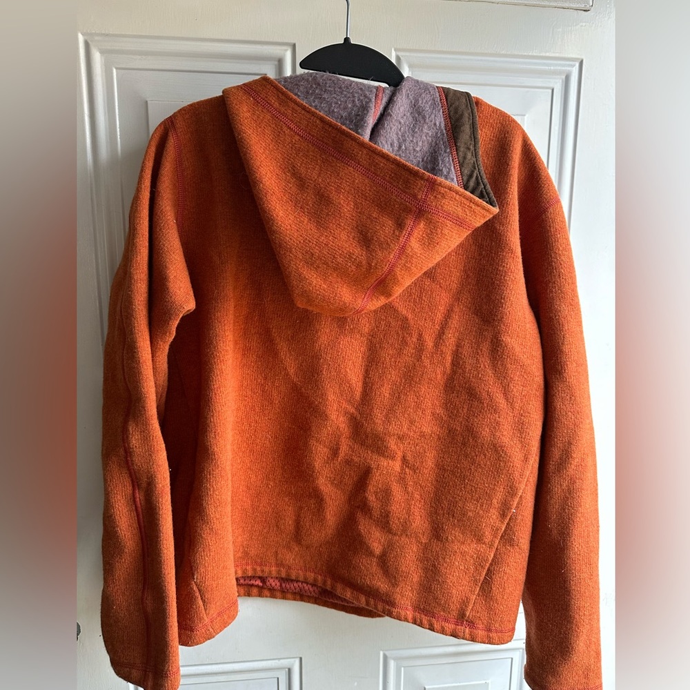Patagonia wool pull over. - Picture 2 of 3